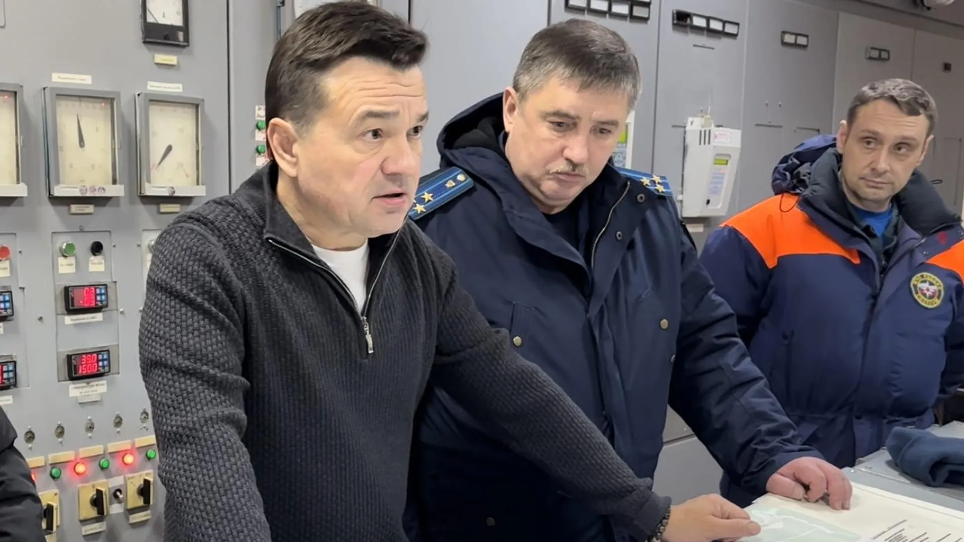 Воробьев поблагодарил специалистов, восстанавливающих отопление в Климовске