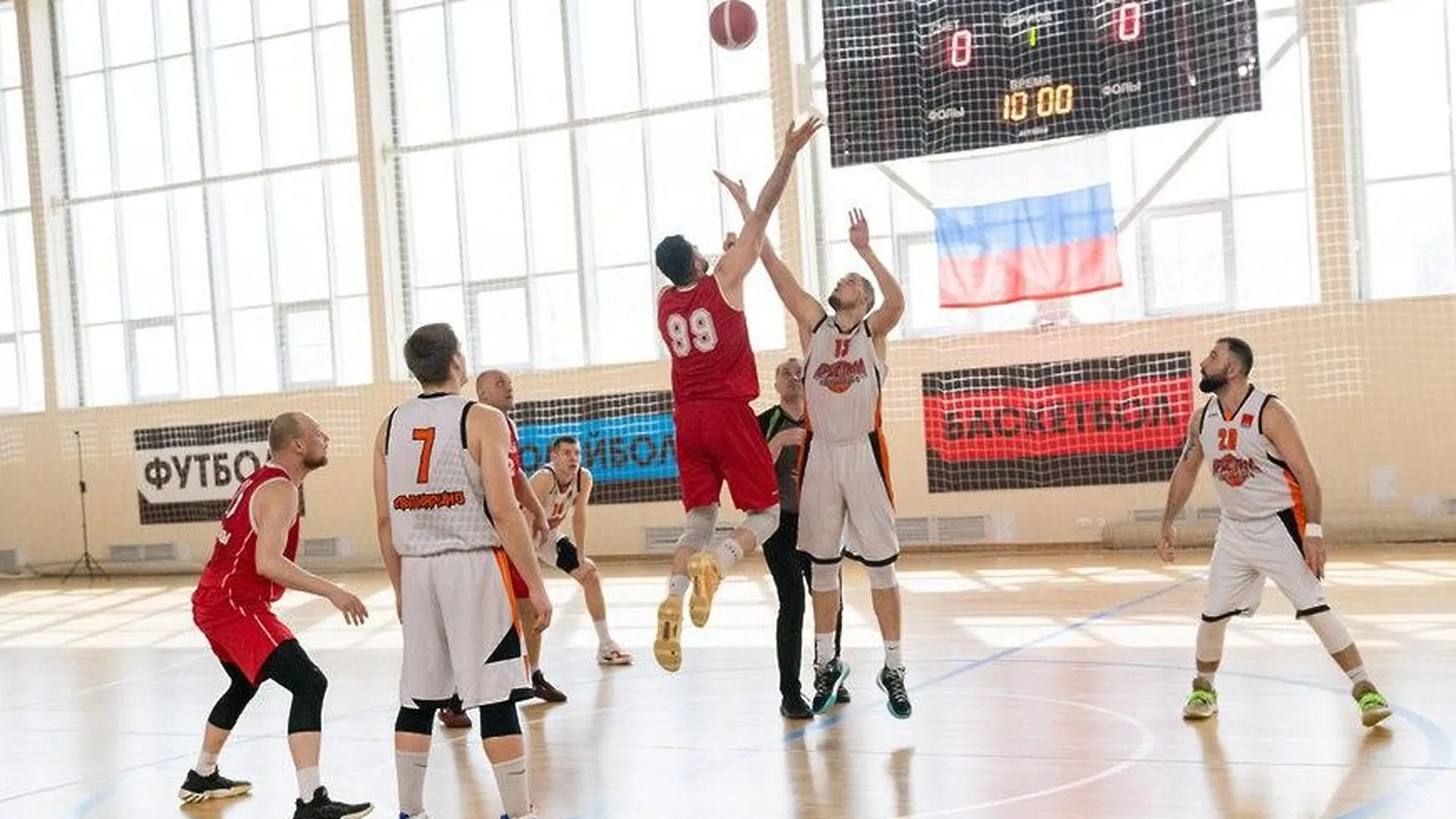 В Лыткарине прошел матч полуфинала чемпионата любительских команд по баскетболу