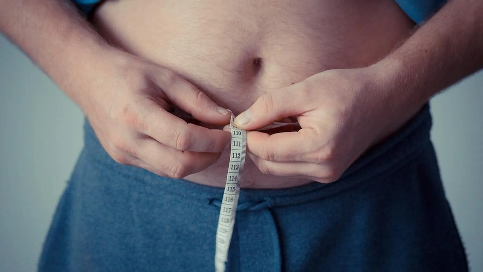 Диетолог Стародубцева пояснила, почему возникает лишний вес