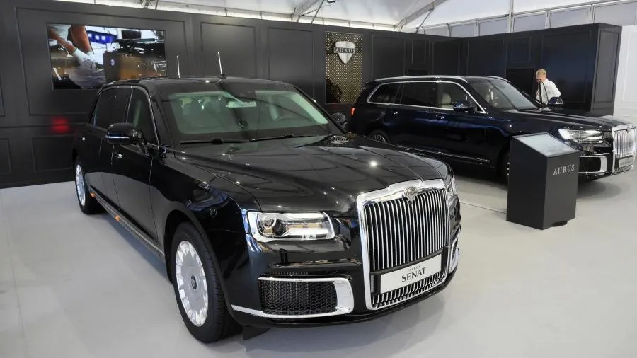 Президент Казахстана Токаев пересел с Mercedes на российский Aurus Senat