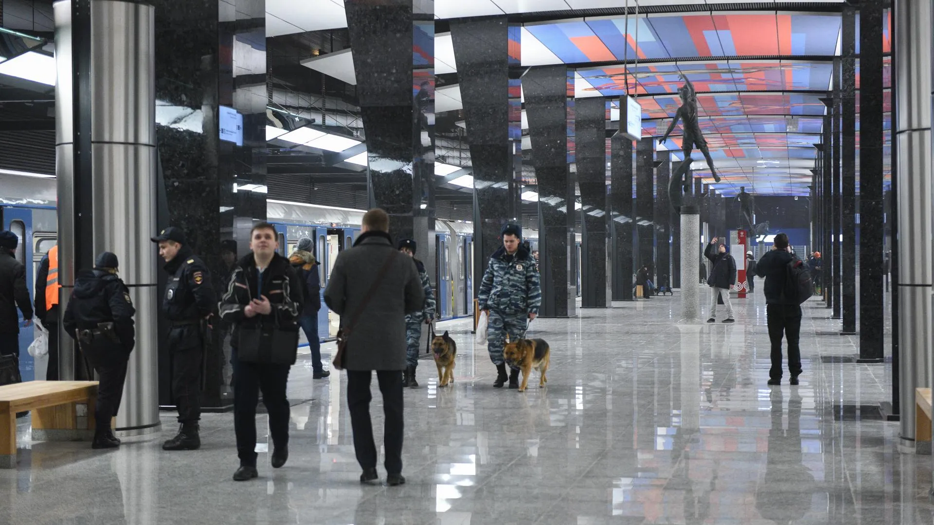 Неизвестные сообщили об угрозах взрыва на всех станциях метро Москвы