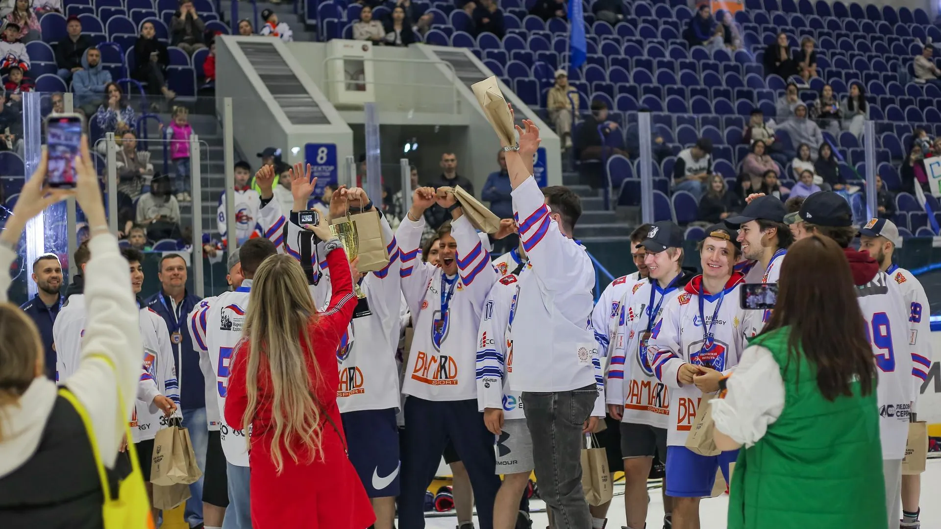Сборная Подмосковья стала бронзовым призером международного турнира по хоккею