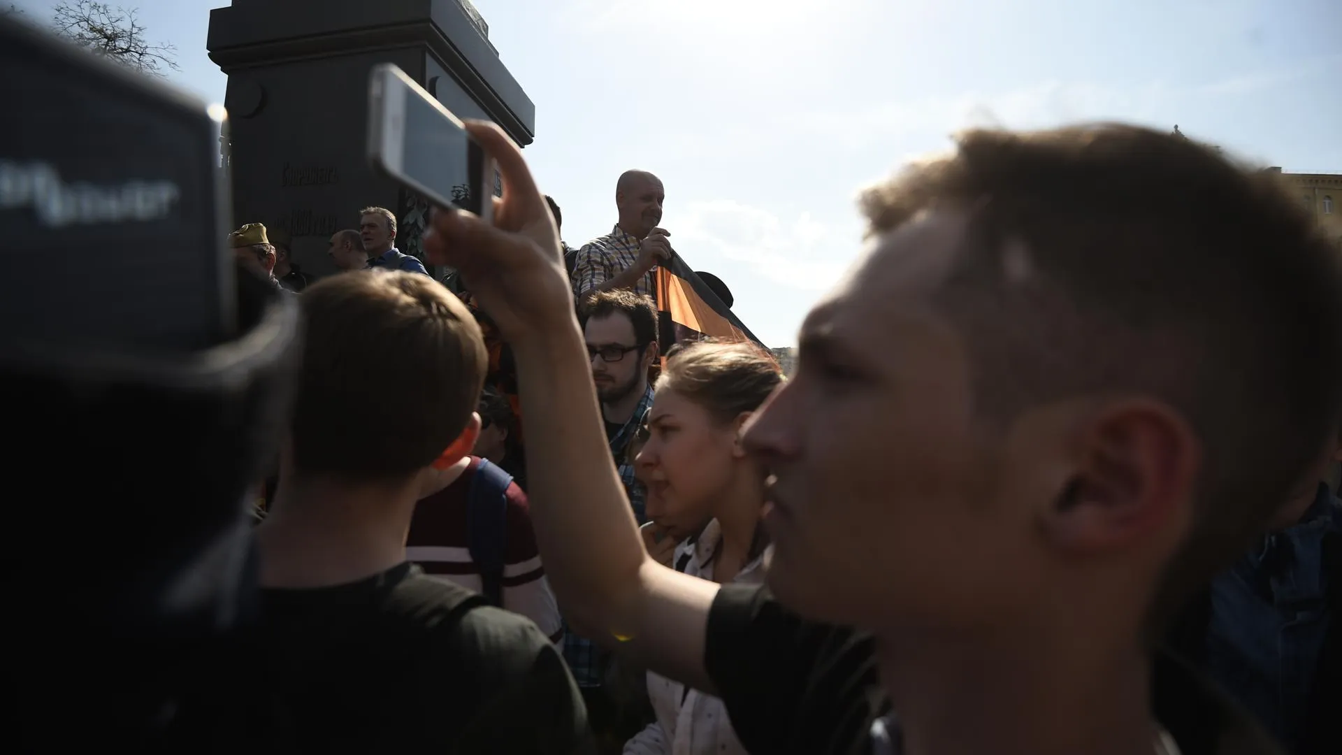 Согласованный митинг в центре Москвы собрал почти 1,7 тыс человек