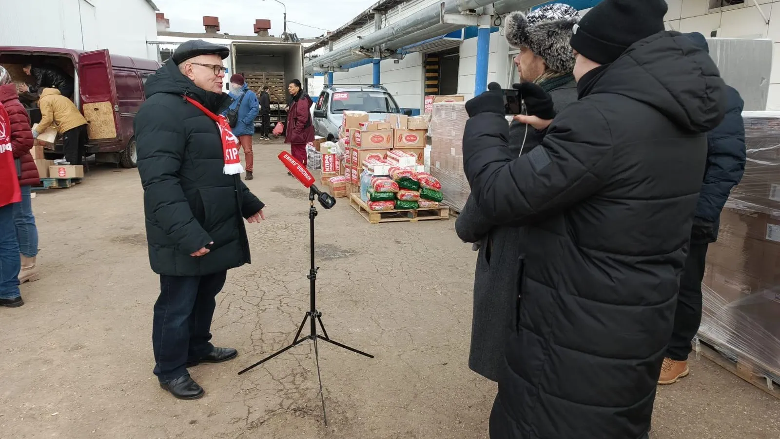 Зампред Мособлдумы Наумов принял участие в отправке продуктов и вещей на Донбасс