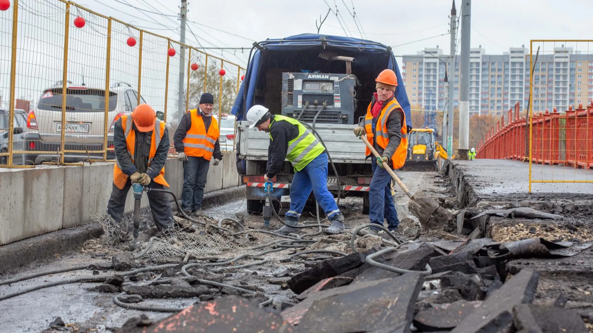 Более 2,4 тыс ям заделали на дорогах Подольска в 2019 году