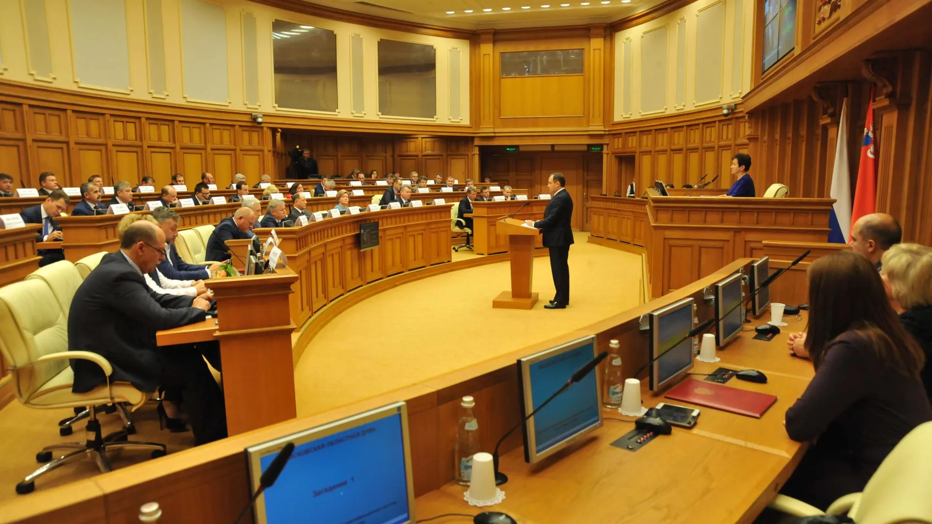 Мособлдума приняла в III чтении законопроект о комиссиях по делам несовершеннолетних