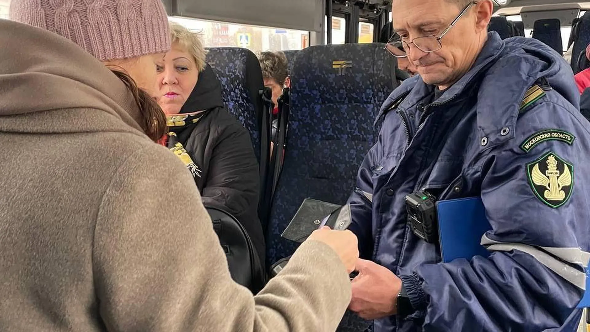 Правила оплаты проезда в автобусах проверили в Подольске