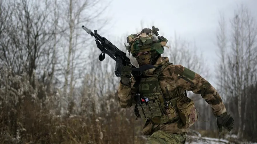 В Минобороны рассказали о подвиге старшины, спасшего сослуживцев из‑под огня ВСУ