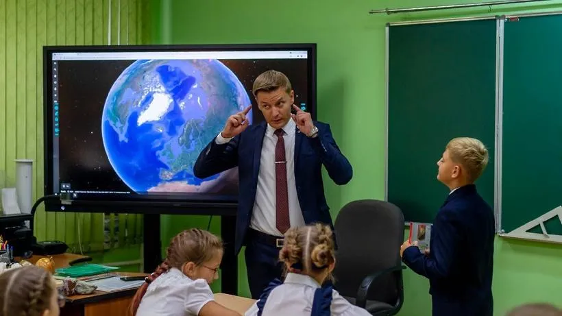 Жители Подмосковья могут поддержать преподавателя из Подольска в конкурсе «Классная тема»