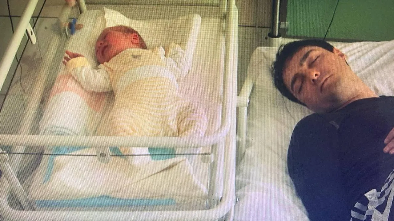 Трогательные кадры: вдова Шатунова показала фото певца с новорожденным сыном