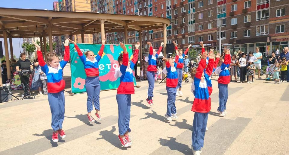 Свыше 2 тыс жителей Ленинского округа приняли участие в праздновании Дня России