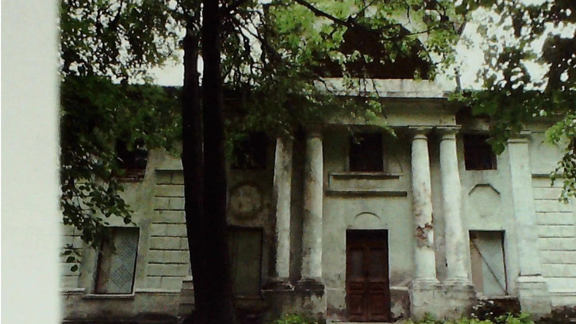 В Коломне открылась фотовыставка с изображением сохранившихся объектов усадьбы Черкизово