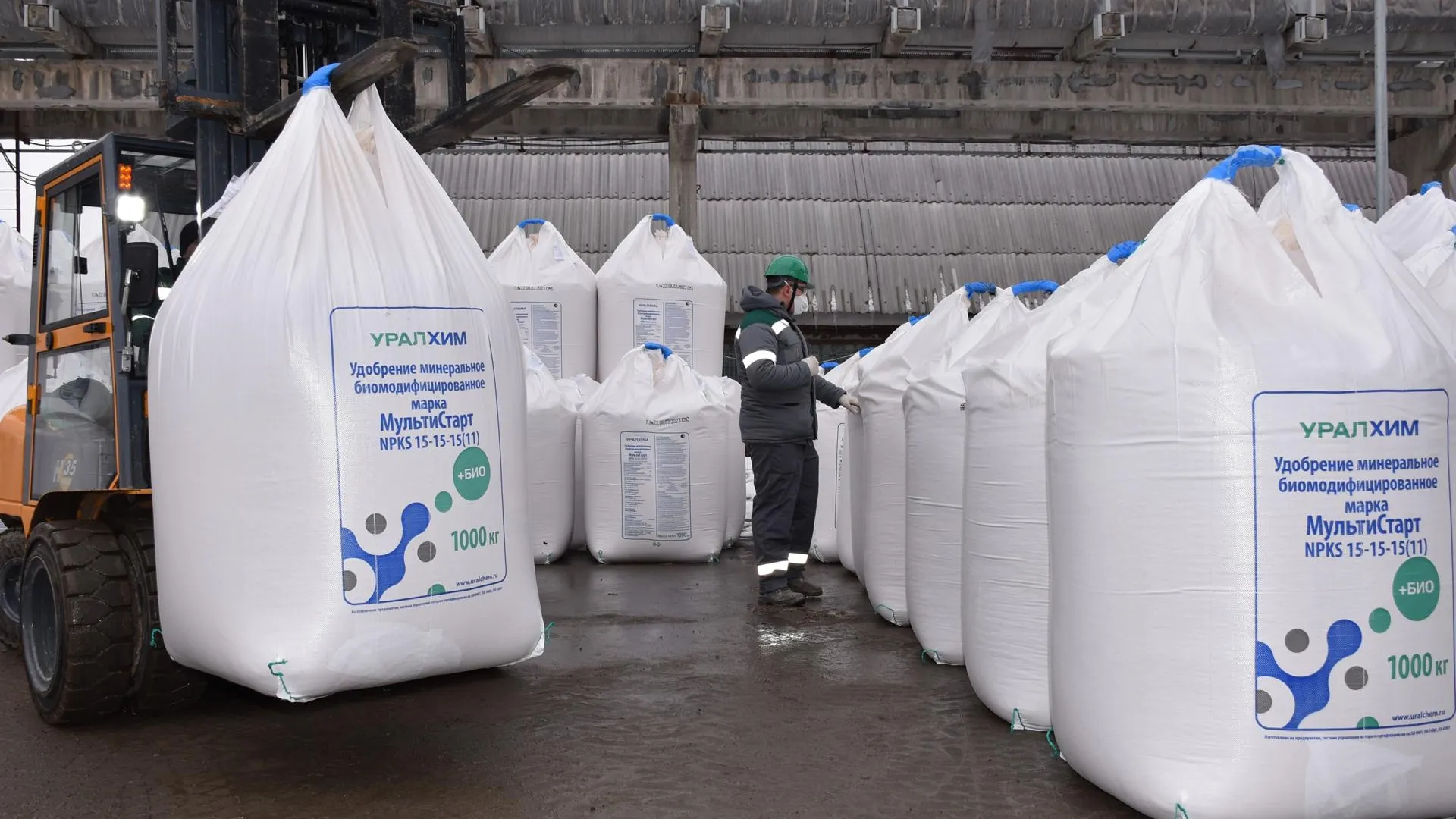 Власти продлили квоты на вывоз минеральных удобрений из России