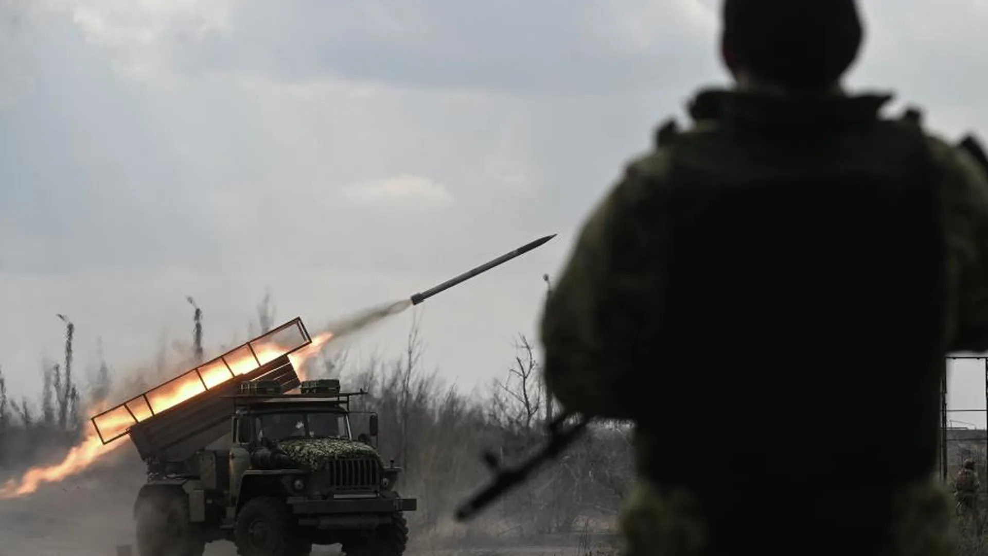 Рогов: ВС РФ нанесли ракетные удары по инфраструктуре ДнепроГЭС в Запорожье