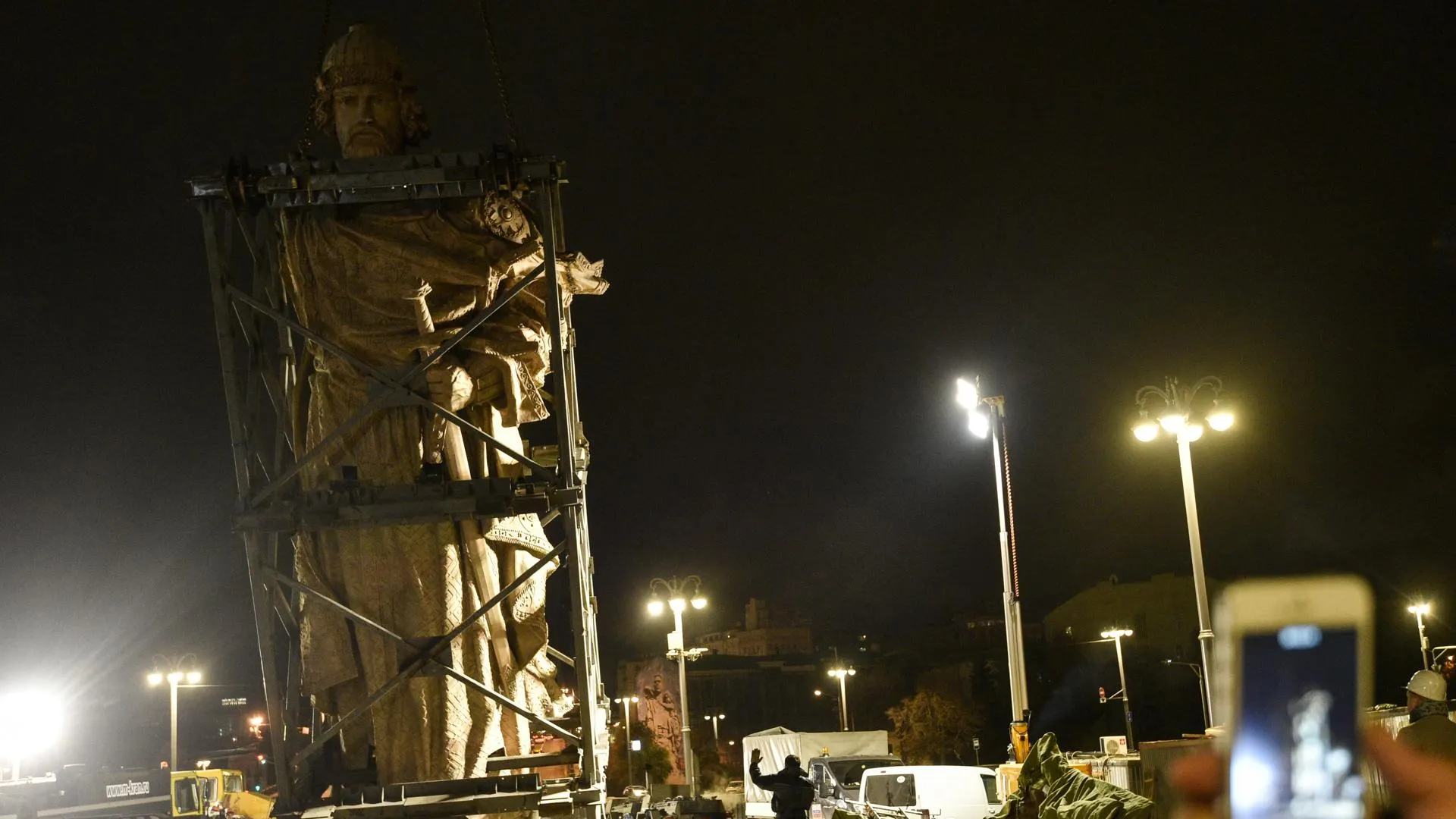 Документы по установке памятника князю Владимиру передали в ЮНЕСКО