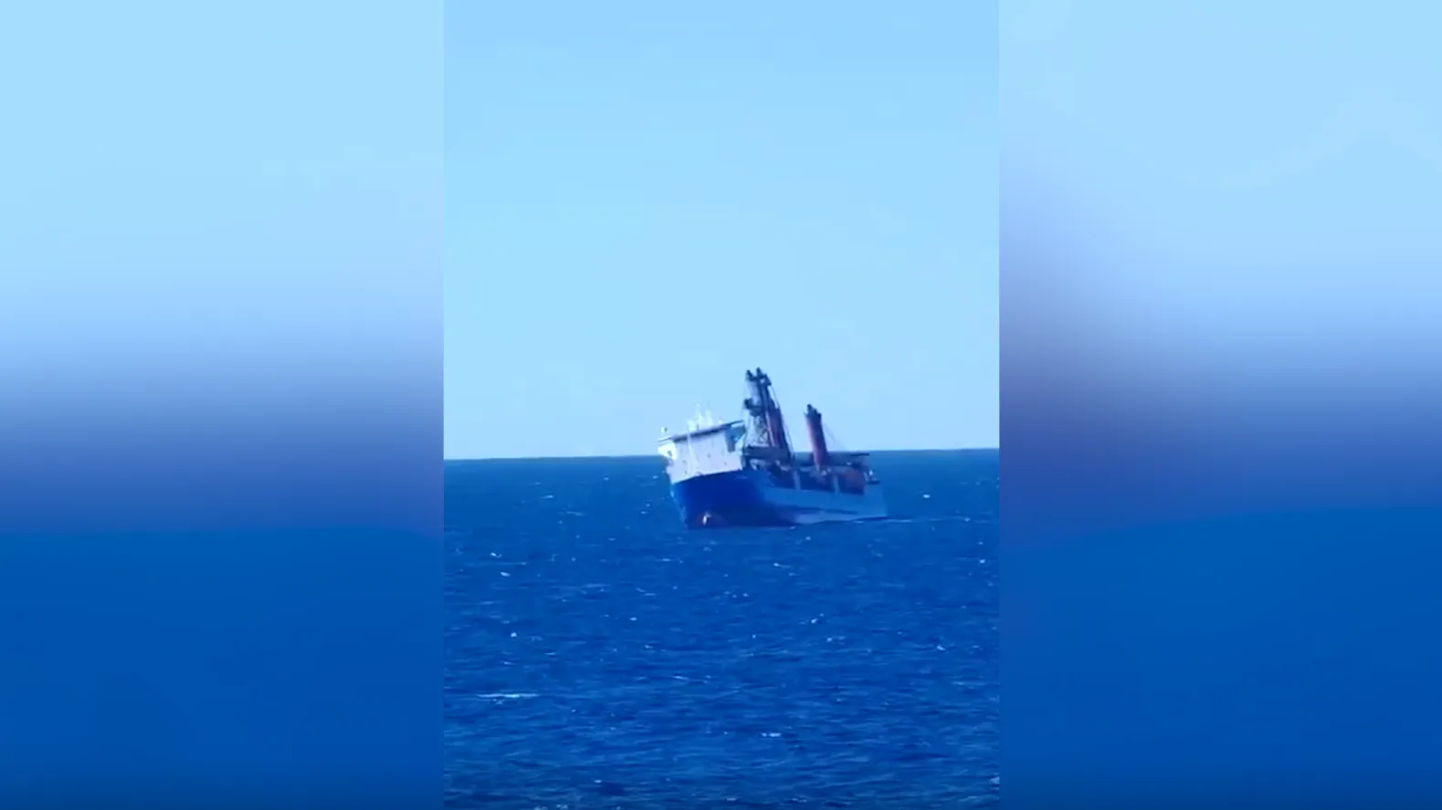 В Сети появилось видео с моментом крушения судна Ursa Major в Средиземноморье