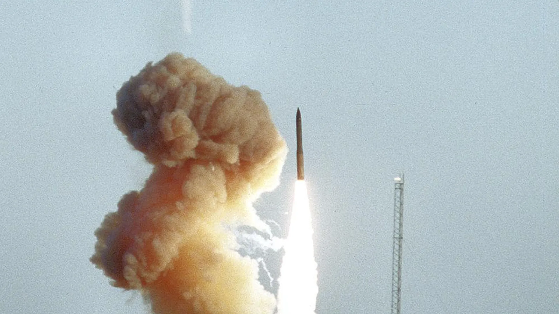 ВВС США: испытания МБР Minuteman III прервали над Тихим океаном из‑за аномалии