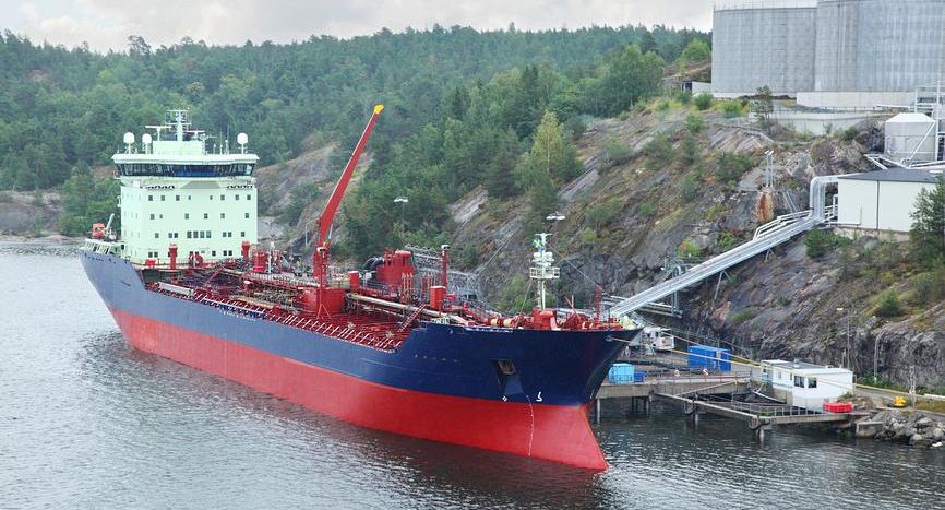 Великобритания наложила санкции на 11 танкеров, перевозящих российскую нефть