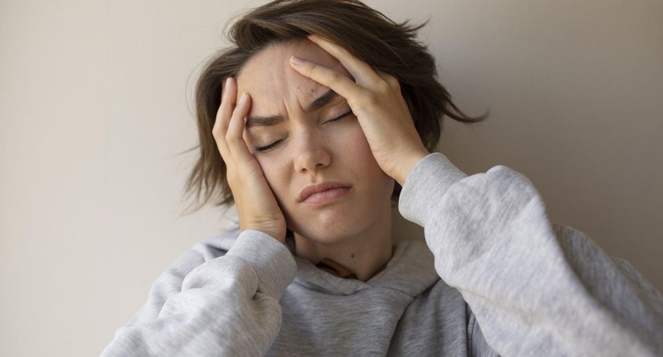 Врач Неустроев: женский цикл может спровоцировать мигрени