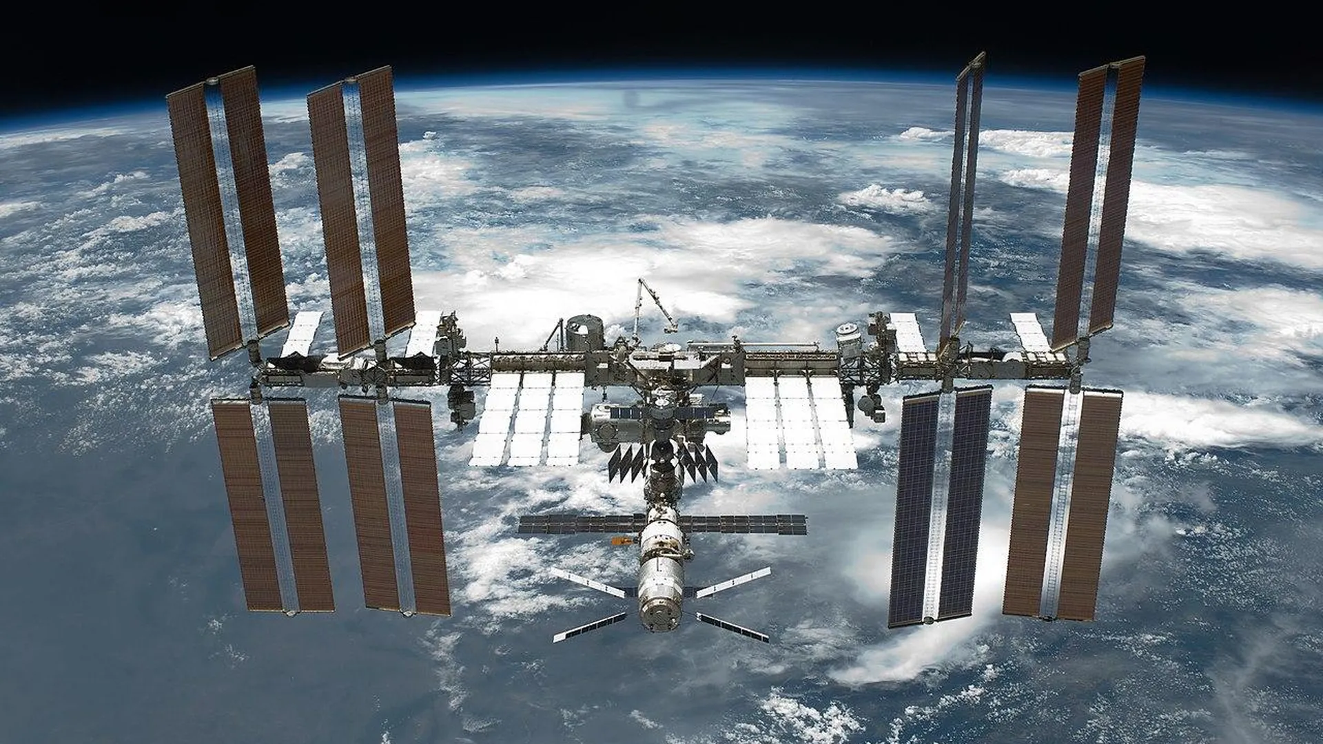 NASA: корабль Crew Dragon с россиянкой Анной Кикиной отстыковался от МКС