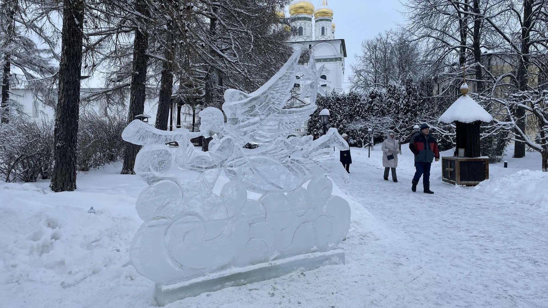 Рождественскую ледяную скульптуру установили в Волоколамском округе