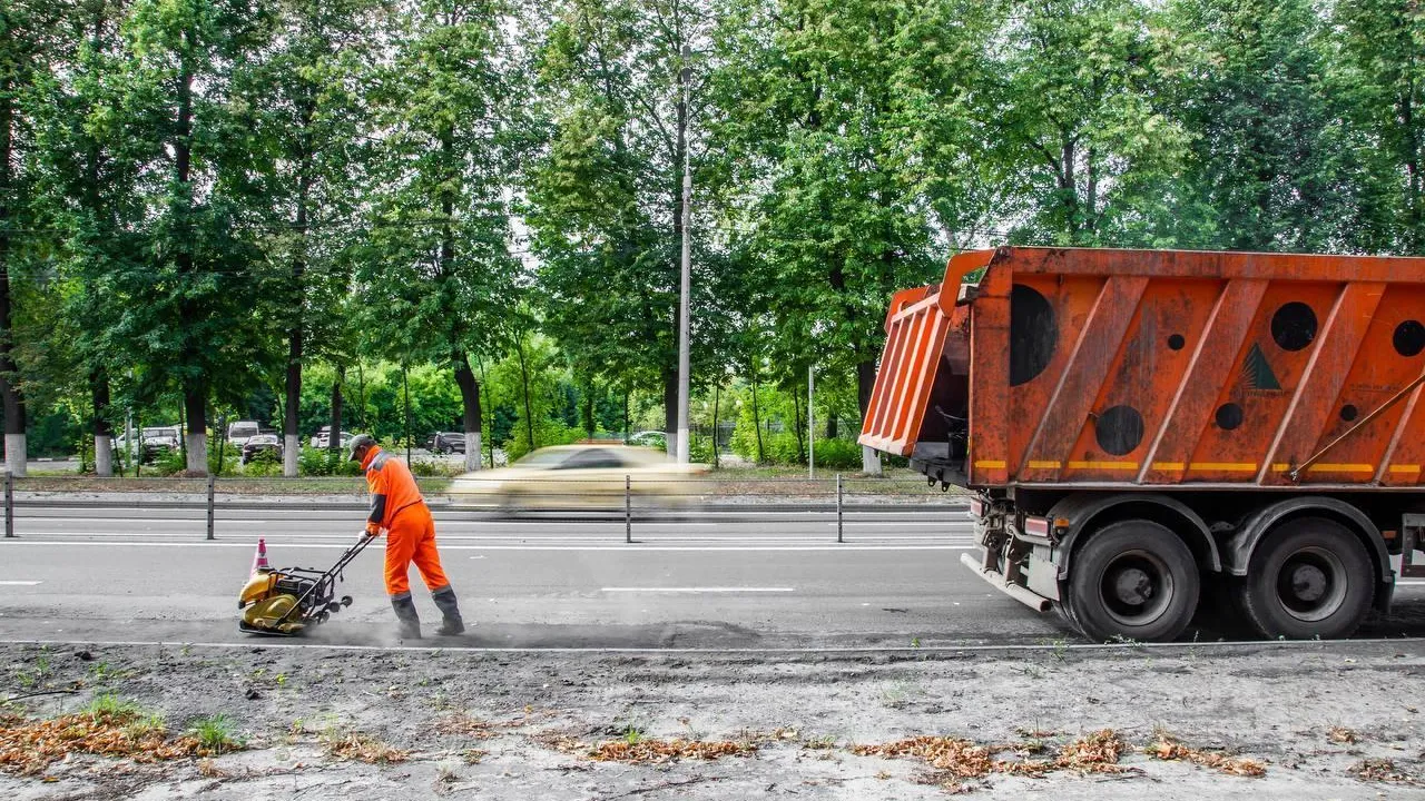 В Подмосковье отремонтировали свыше 9 тыс дефектов покрытия на дорогах