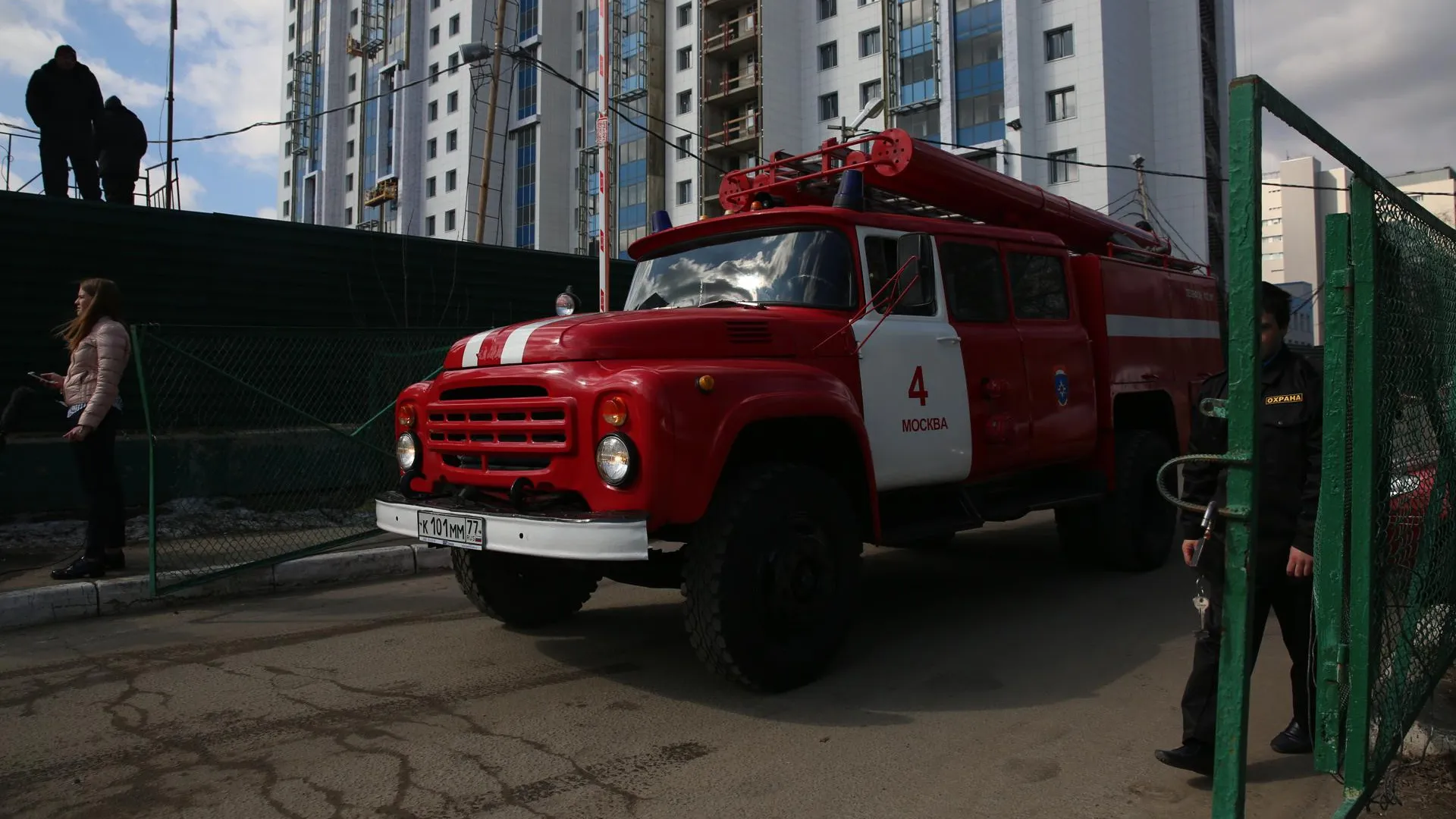 Автобус технического обслуживания горел в Москве