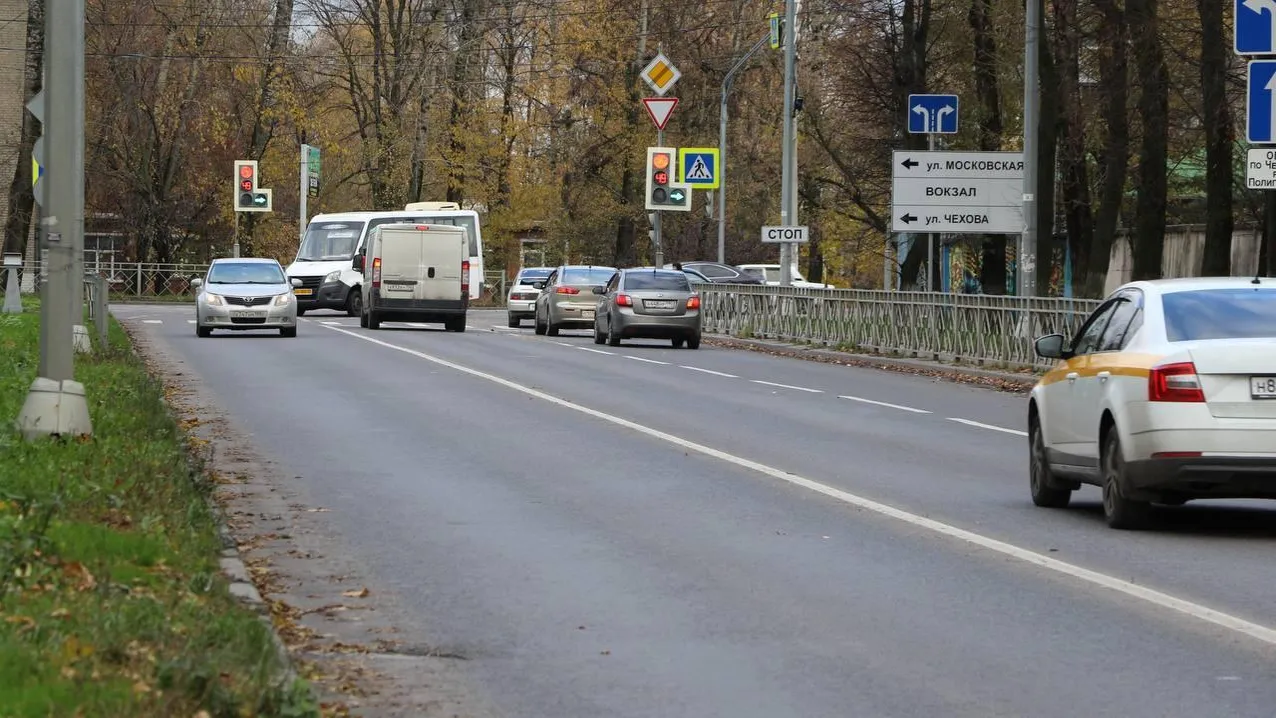 Дорожники отремонтировали светофоры в 8 округах Подмосковья