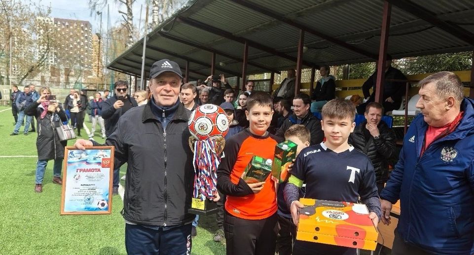 В Люберцах прошел футбольный турнир памяти тренера Валерия Товкача