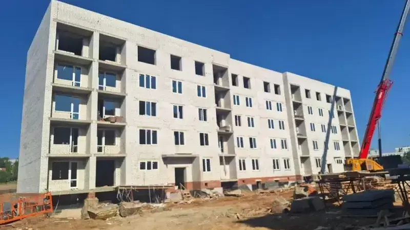 Стройготовность домов для переселенцев из аварийного жилья в Яхроме достигла 50%