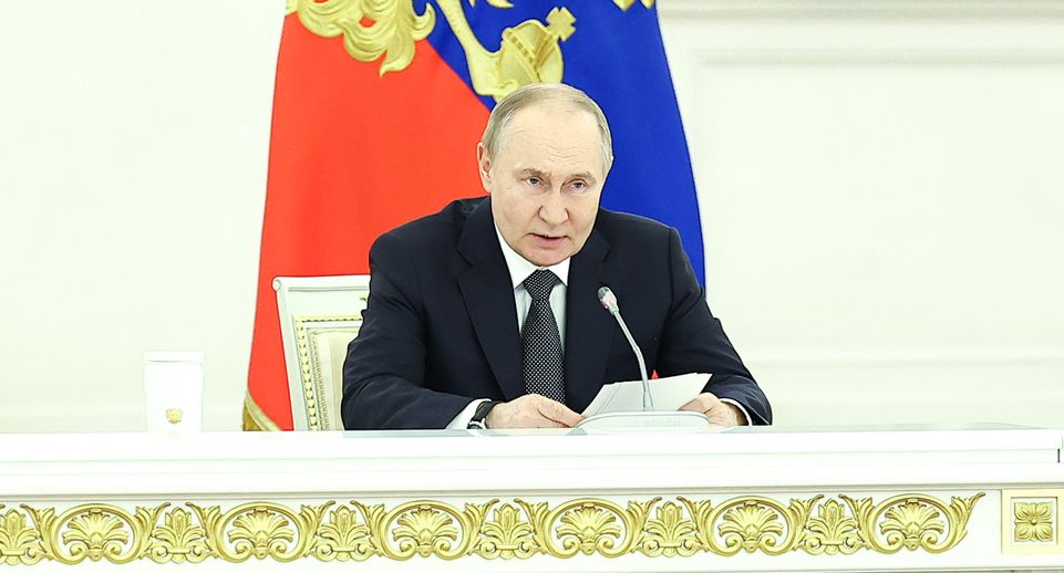 Владимир Путин поздравил железнодорожников с профессиональным праздником