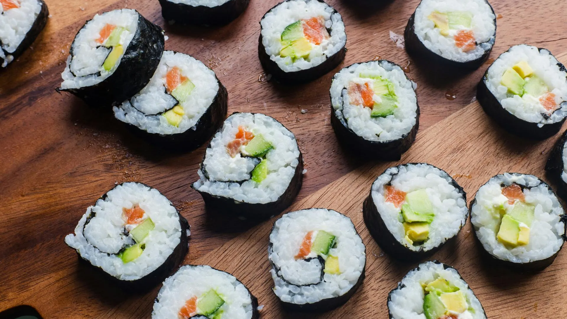 11 человек в Курске отравились роллами из кафе Sushi King