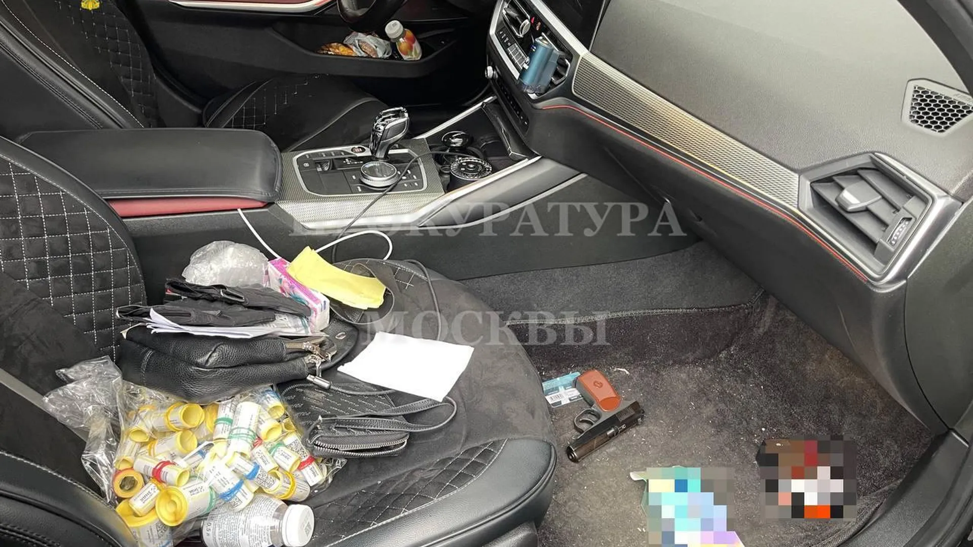 Прокуратура Москвы опубликовала фото из брошенного убийцей байкера BMW