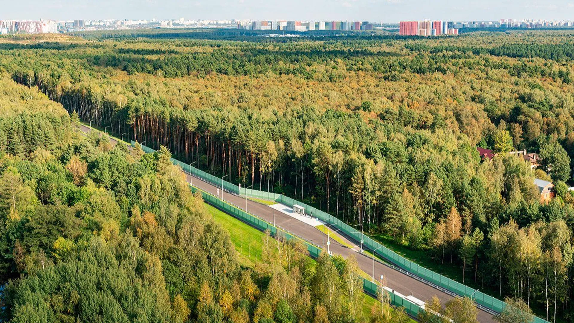 Проезд по новому дублеру Боровского шоссе в Москве откроют до конца года