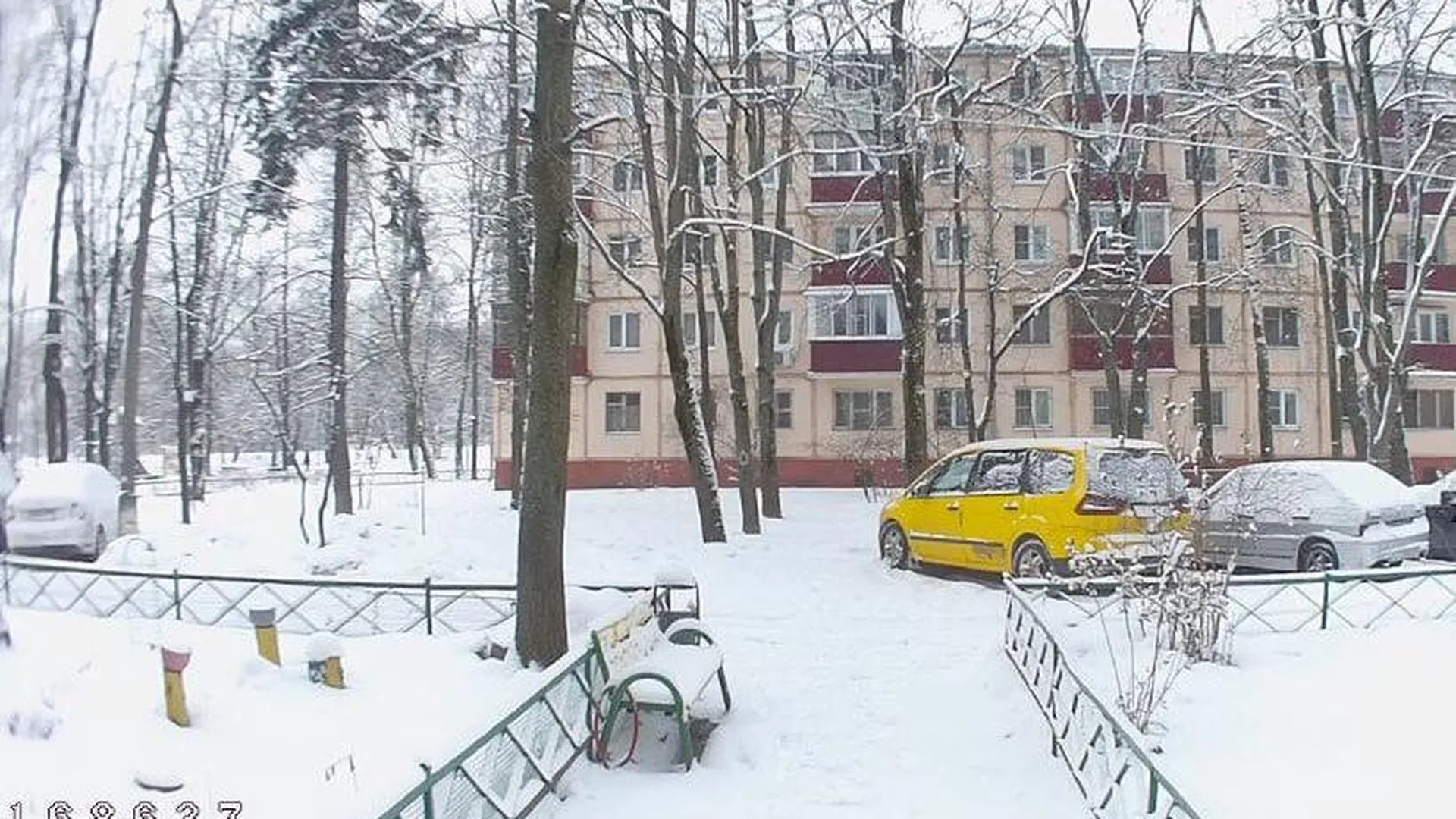 В Подмосковье зимой устранили более 16 тыс дефектов в содержании территорий и дворов