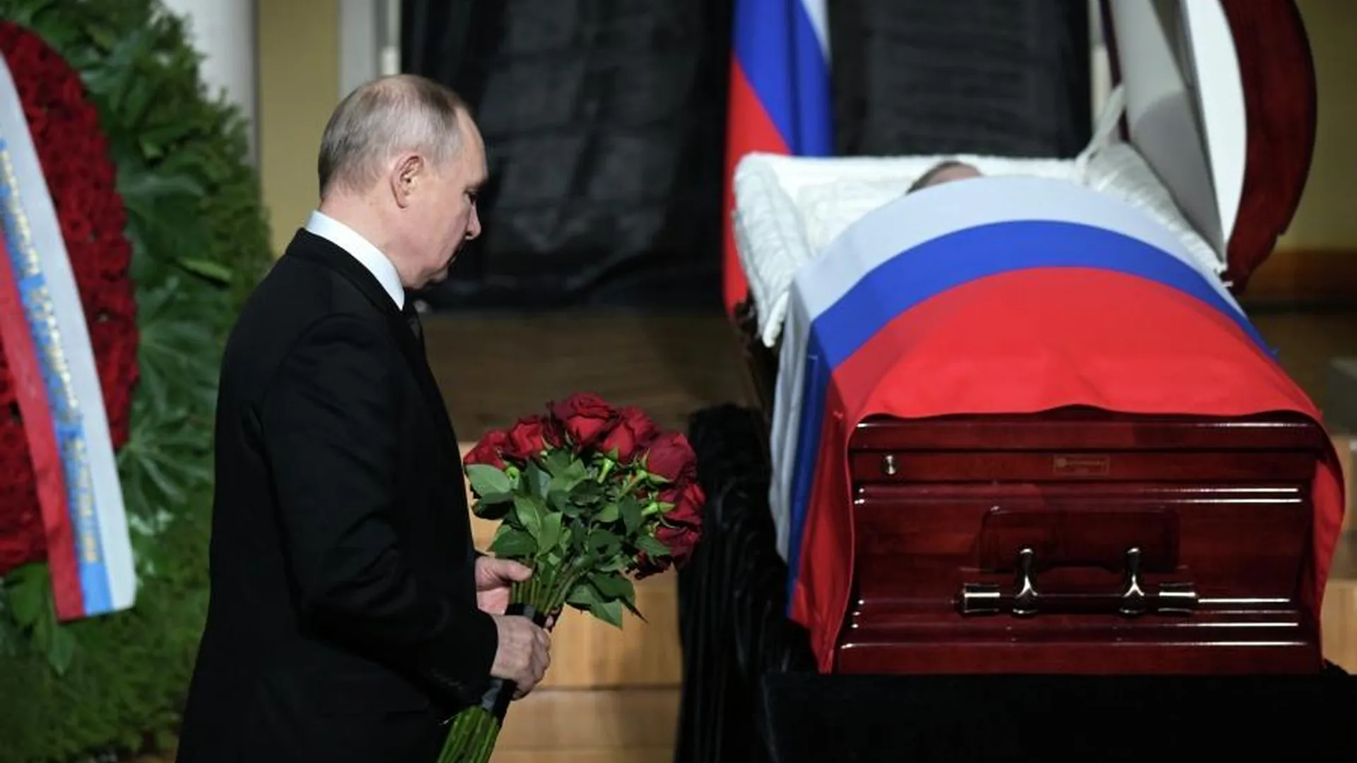 Путин прибыл на церемонию прощания с председателем Верховного суда РФ Лебедевым
