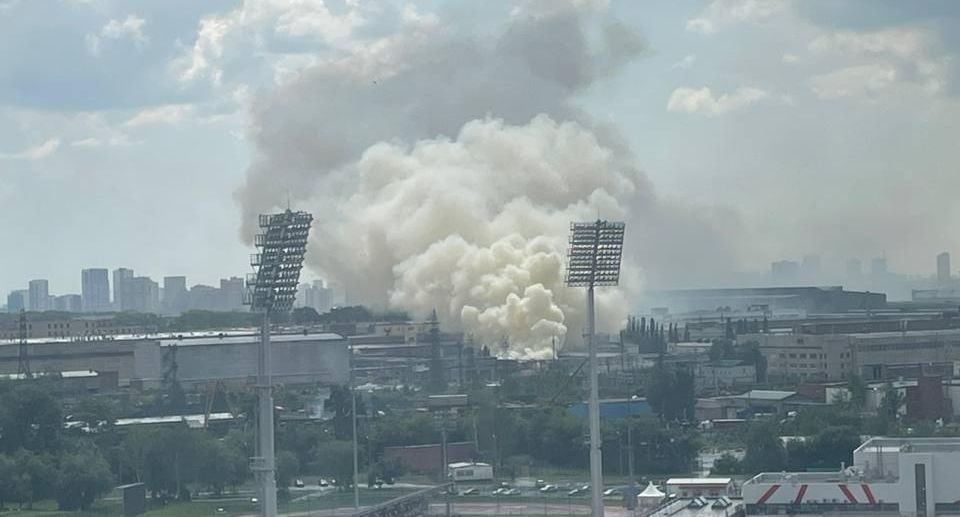 E1.RU: крупный завод «Уралтрансмаш» загорелся в Екатеринбурге