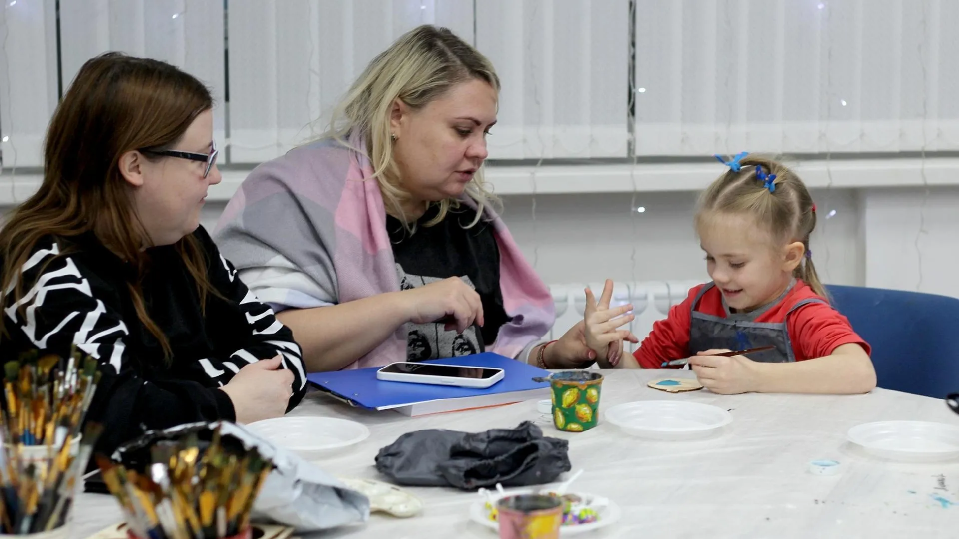 «МастЕРские Деда Мороза» прошли в Луховицах для многодетных семей и родных участников СВО