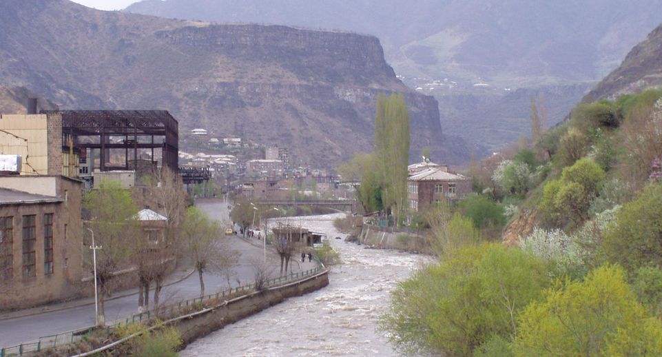 На севере Армении река Дебед вышла из берегов