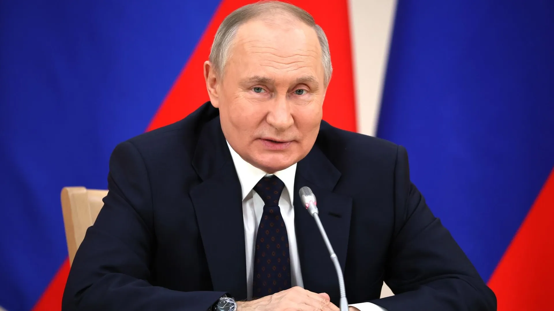 Путин заявил о существенном повышении МРОТ в 2024 году
