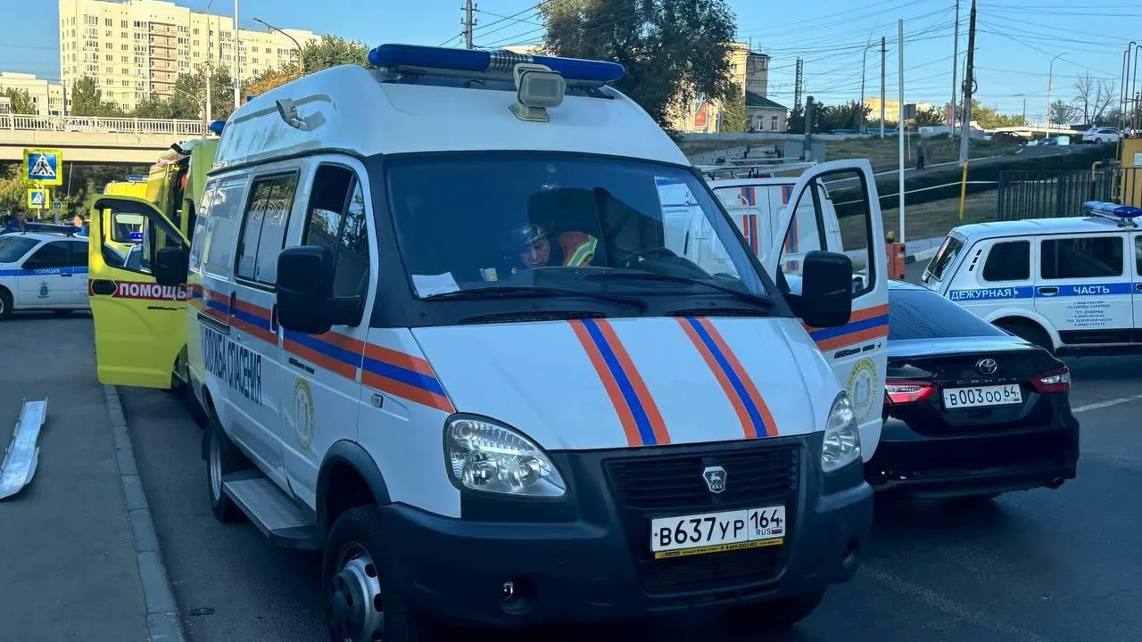 «В наш дом врезалось!»: появилось видео удара БПЛА, снятое из окна ЖК «Волга Скай»