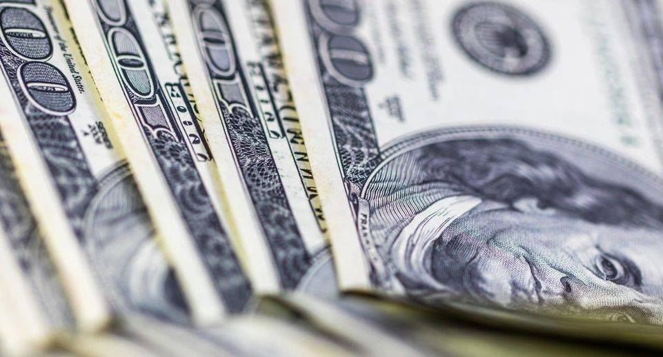 Эксперт Курганов: доллар «под подушкой» подвержен инфляции