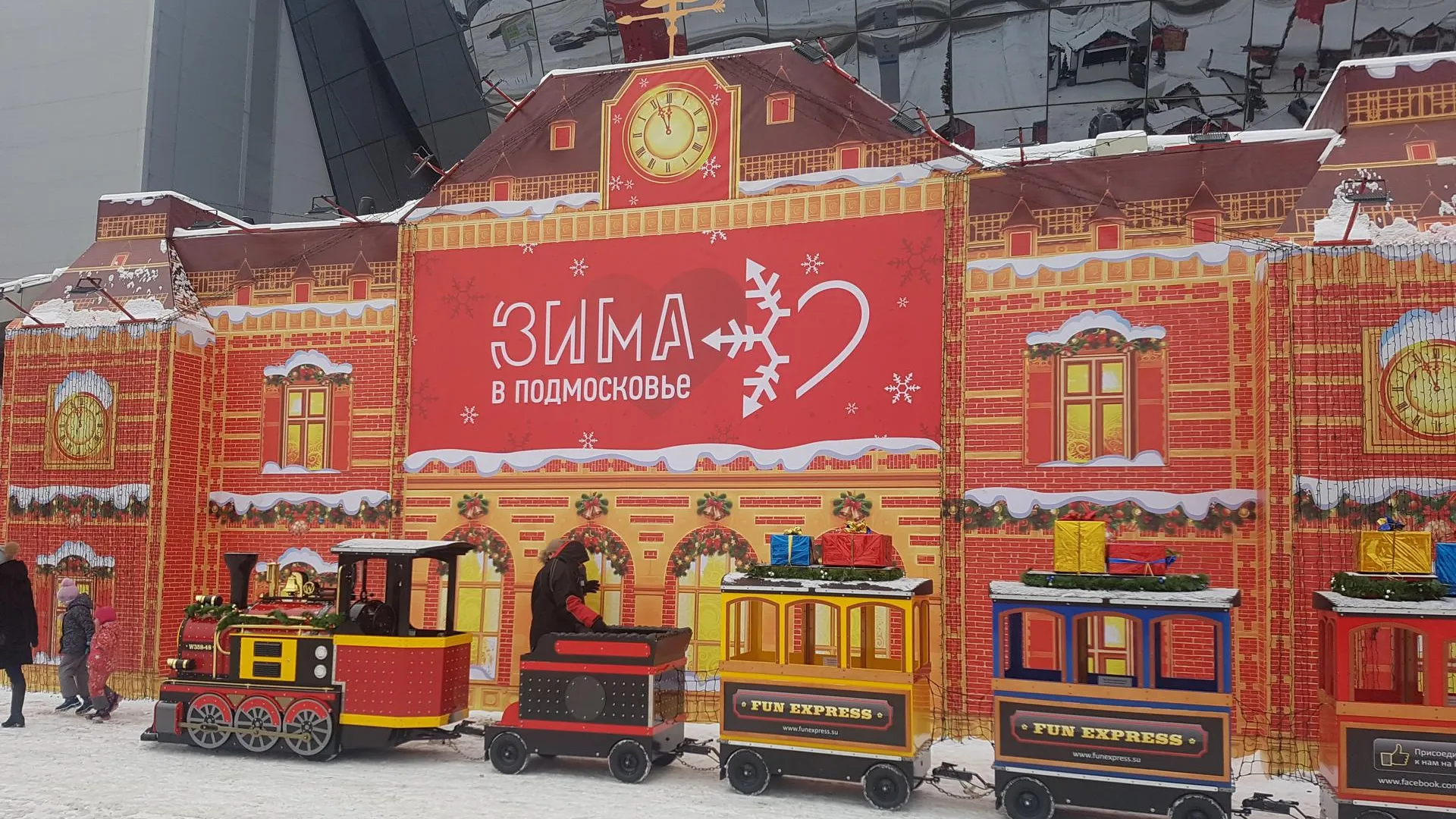 Более 1 тыс сувениров и продуктов продали на новогодней ярмарке в «Крокус‑Экспо»
