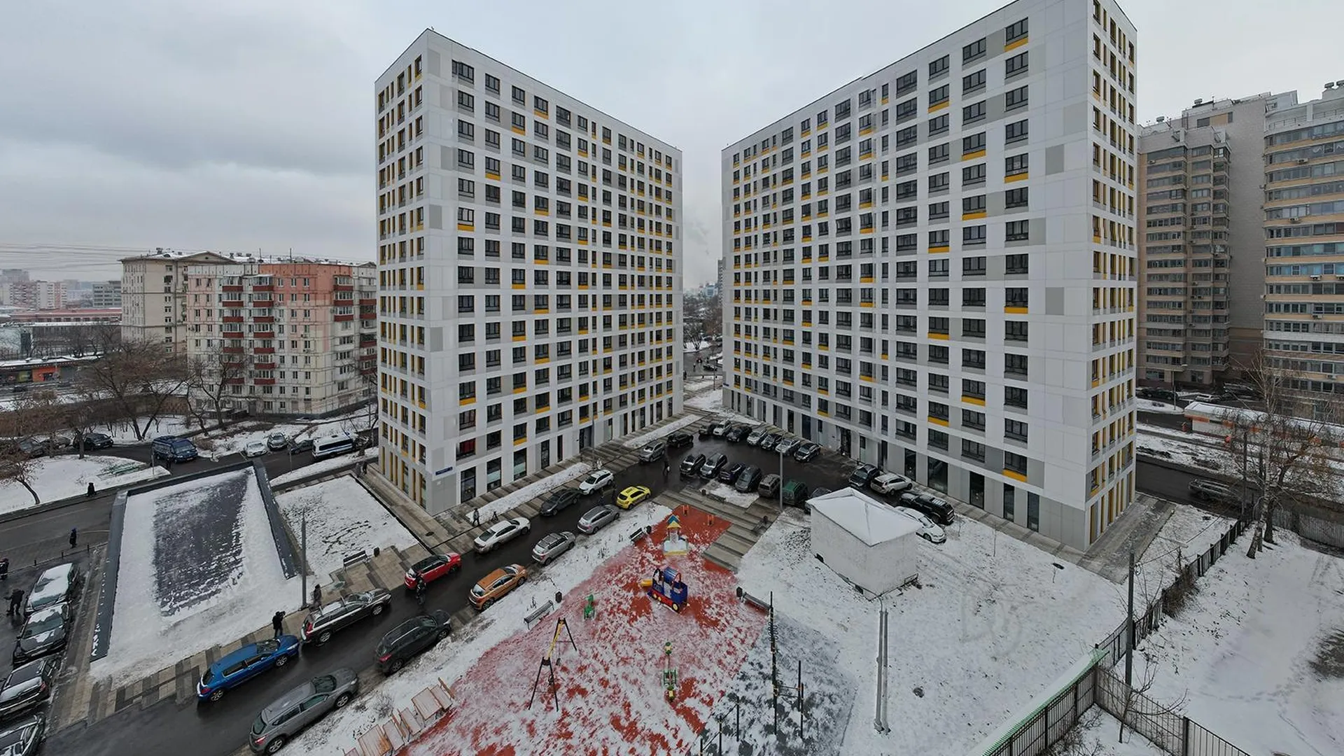 Более 1 тыс москвичей заселятся в новостройку по реновации на улице Мельникова