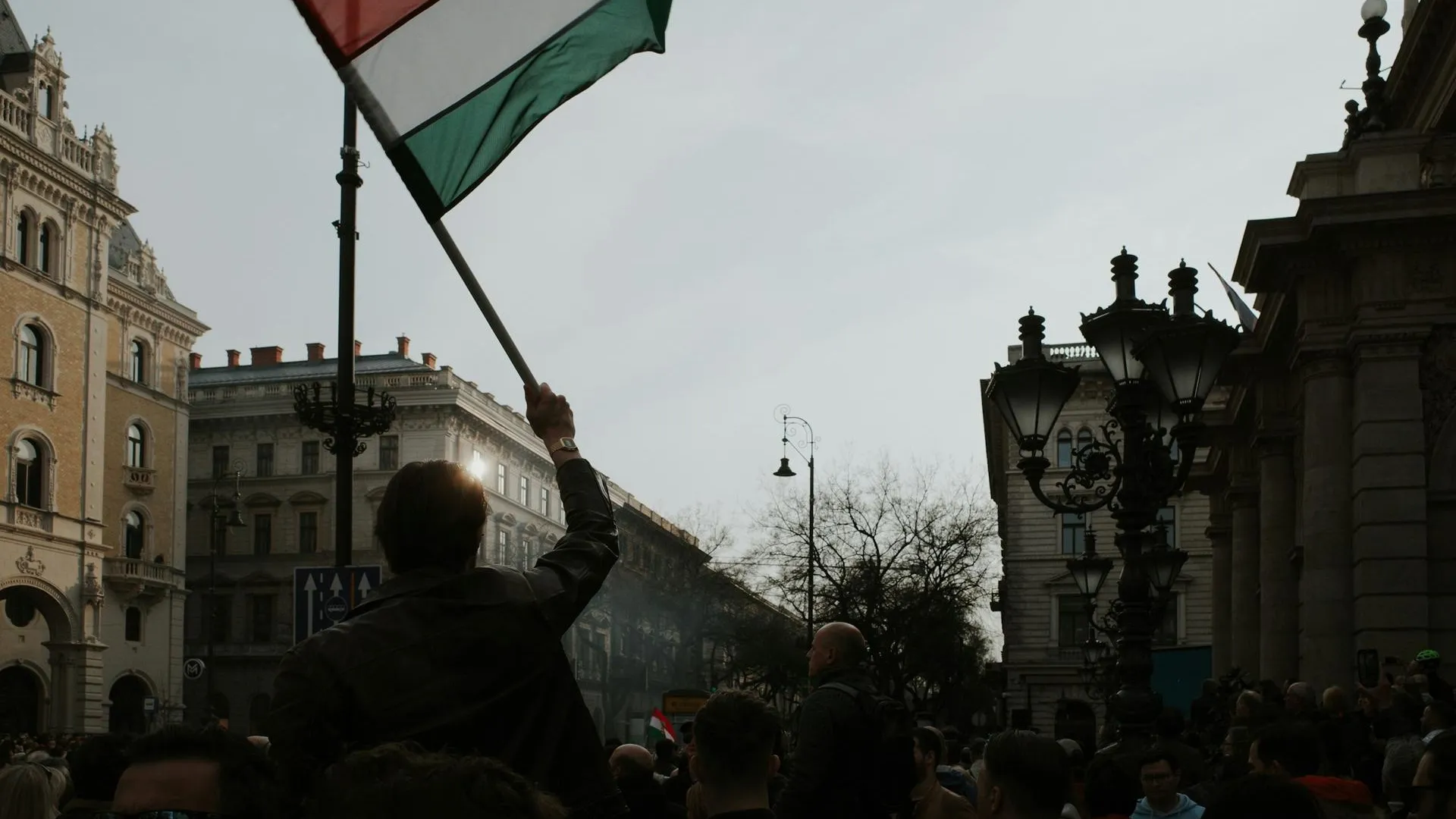 В Будапеште активисты вышли на митинг против развязывания НАТО войны