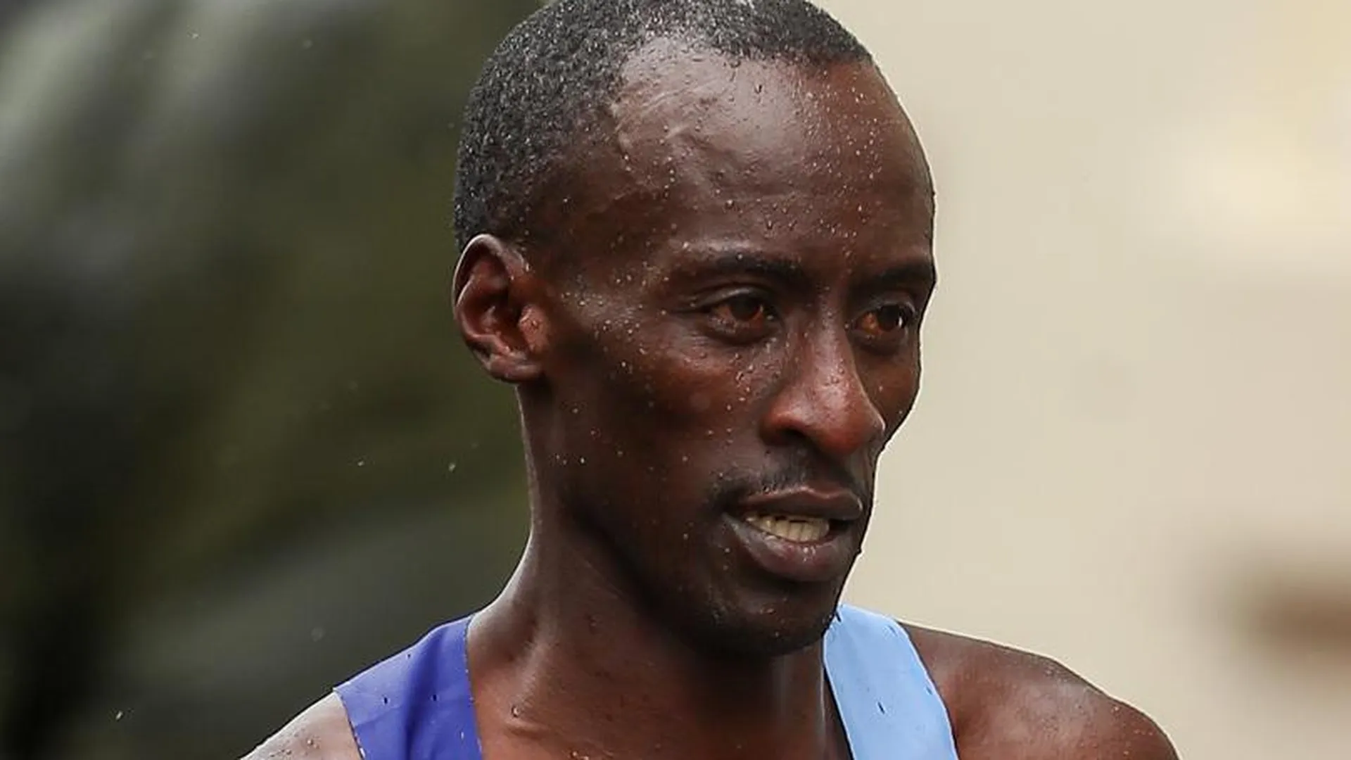 24‑летний рекордсмен мира в марафоне и его тренер погибли в автоаварии в Кении