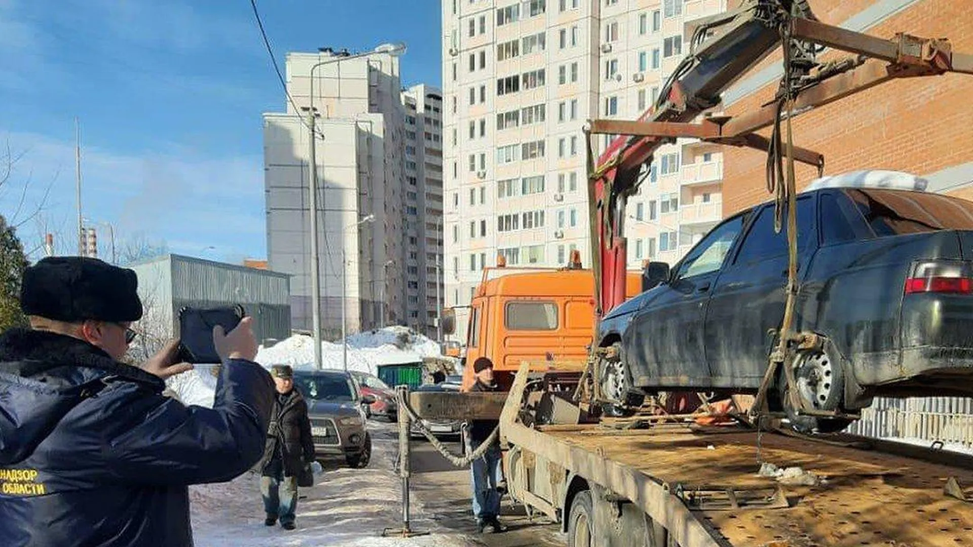 Автомобили будут перемещать в Балашихе для освобождения проезда к мусорным  площадкам | РИАМО в Балашихе