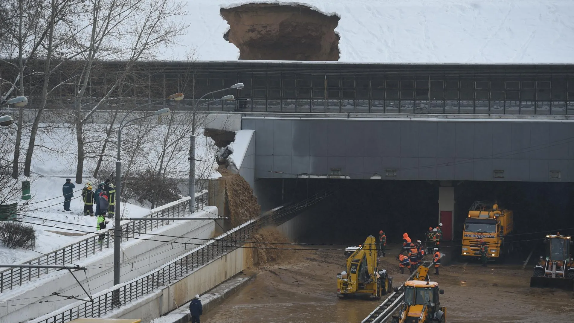 Виновному в прорыве шлюза канала над Тушинским тоннелем в Москве предъявят претензии