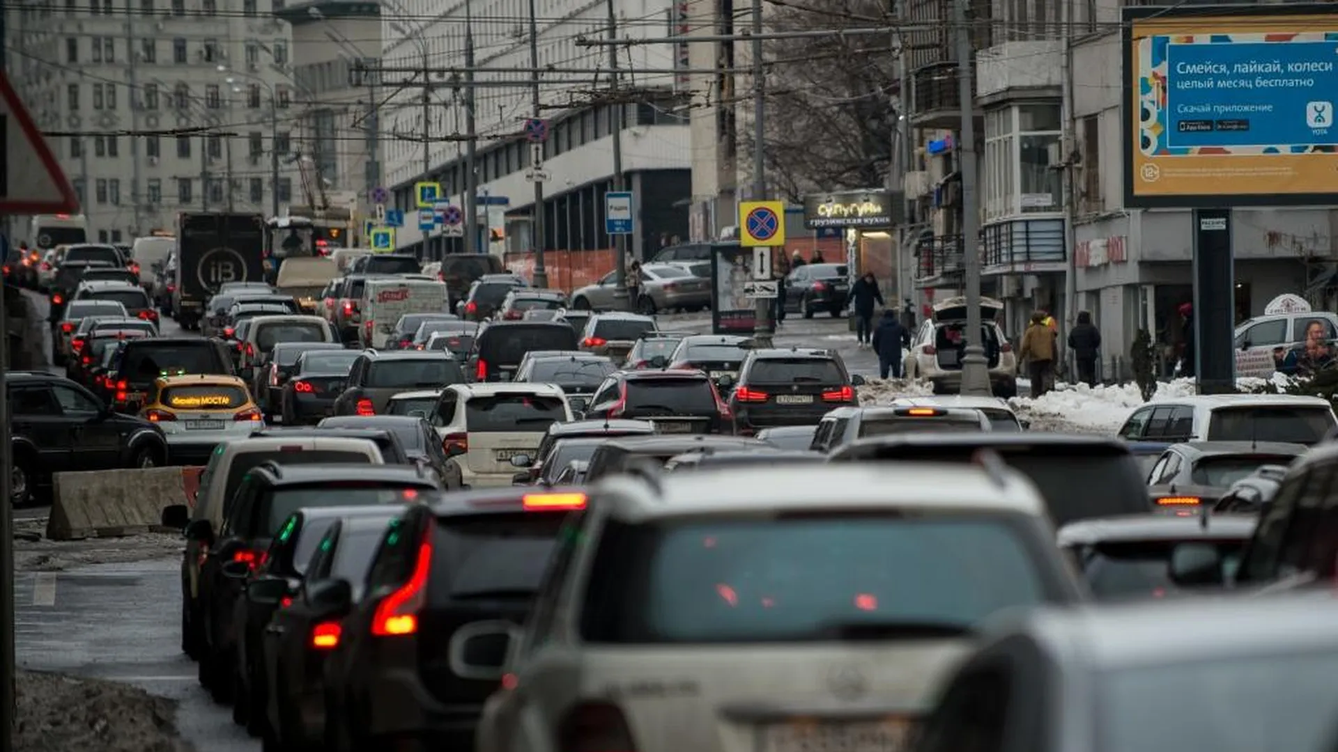 Автомобилистов предупредили о «дачных» пробках в Москве вечером в пятницу |  РИАМО в Подольске