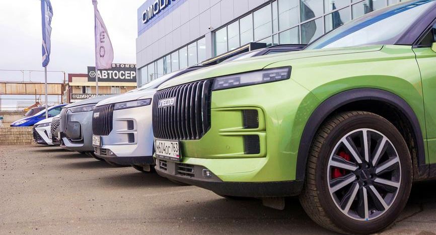 В России с 1 мая 2025 года сильнее всего подорожают премиум-автомобили